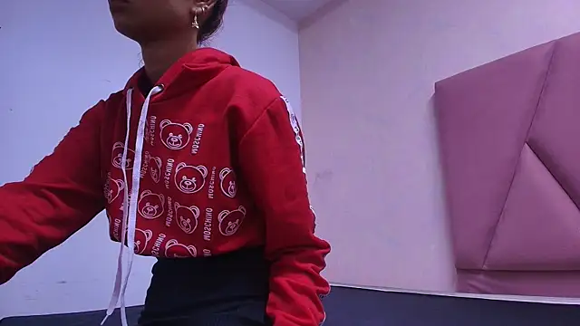 Snapshot of arl_chloee chatting on 10.03.25 arl chloee online show from 10.03.25