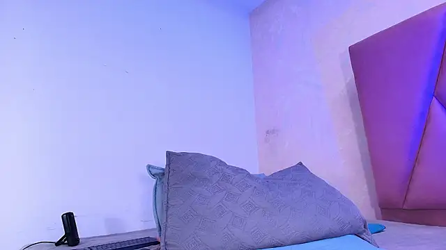 Snapshot of arl_chloee chatting on 10.04.25 arl chloee online show from 10.04.25