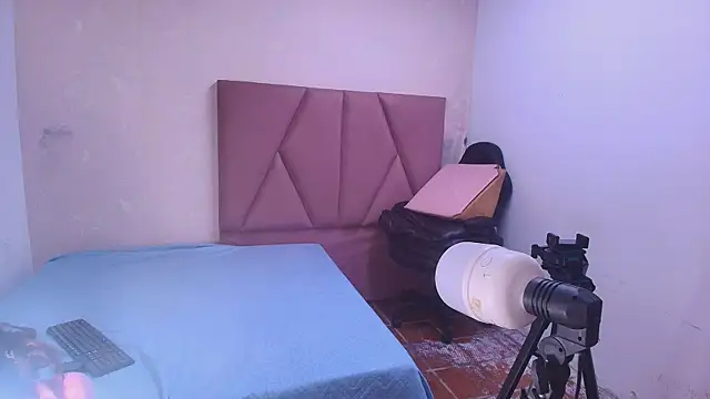 Snapshot of arl_chloee chatting on 10.10.25 arl chloee online show from 10.10.25