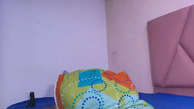 Snapshot of arl_chloee chatting on 10.31.25 arl chloee online show from 10.31.25