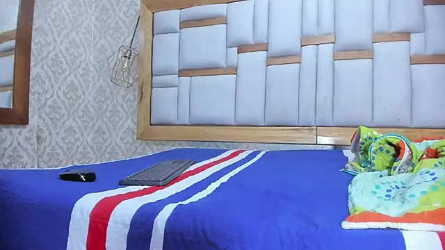 Snapshot of arl_chloee chatting on 11.08.25 arl chloee online show from 11.08.25