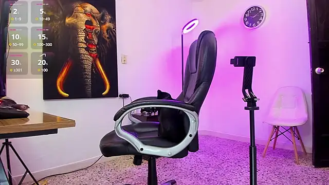 Snapshot of Nicolas_Fellener chatting on 10.06.25 Nicolas Fellener online show from 10.06.25