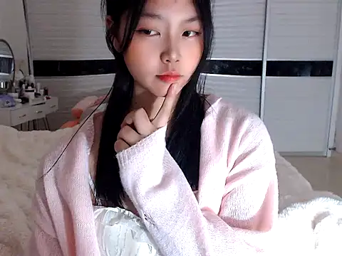 Snapshot of -Lucky_Girl chatting on 12.27.24 -Lucky Girl online show from 12.27.24