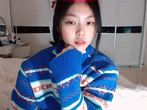 Snapshot of -Lucky_Girl chatting on 01.02.25 -Lucky Girl online show from 01.02.25