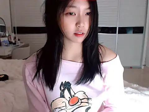 Snapshot of -Lucky_Girl chatting on 01.02.25 -Lucky Girl online show from 01.02.25