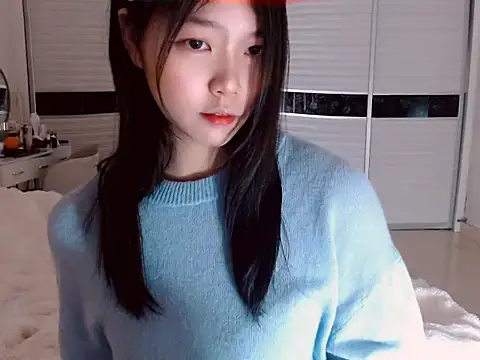 Snapshot of -Lucky_Girl chatting on 01.25.25 -Lucky Girl online show from 01.25.25