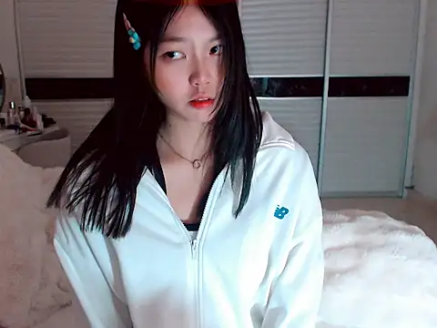 Snapshot of -Lucky_Girl chatting on 02.10.25 -Lucky Girl online show from 02.10.25