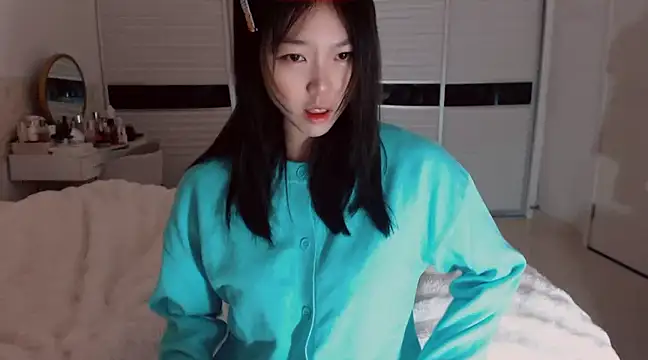 Snapshot of -Lucky_Girl chatting on 02.13.25 -Lucky Girl online show from 02.13.25