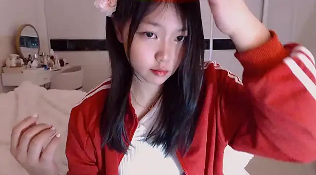 Snapshot of -Lucky_Girl chatting on 02.16.25 -Lucky Girl online show from 02.16.25