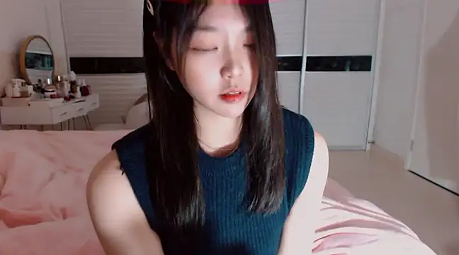 Snapshot of -Lucky_Girl chatting on 02.20.25 -Lucky Girl online show from 02.20.25