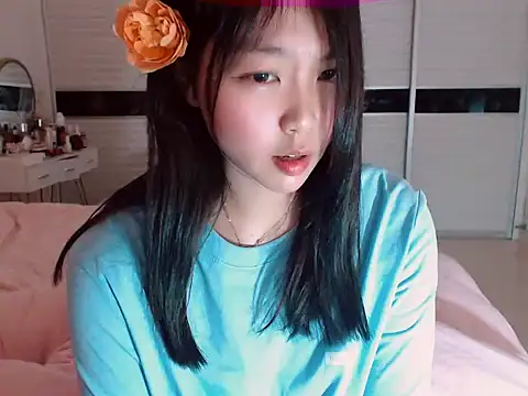 Snapshot of -Lucky_Girl chatting on 02.21.25 -Lucky Girl online show from 02.21.25