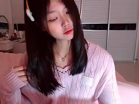 Snapshot of -Lucky_Girl chatting on 02.24.25 -Lucky Girl online show from 02.24.25