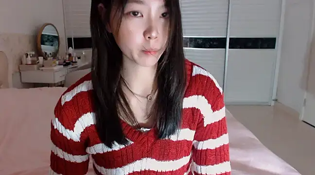 Snapshot of -Lucky_Girl chatting on 02.25.25 -Lucky Girl online show from 02.25.25