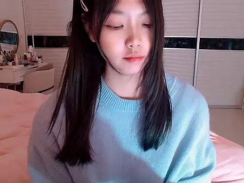 Snapshot of -Lucky_Girl chatting on 02.26.25 -Lucky Girl online show from 02.26.25