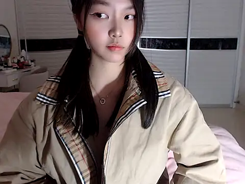 Snapshot of -Lucky_Girl chatting on 02.26.25 -Lucky Girl online show from 02.26.25