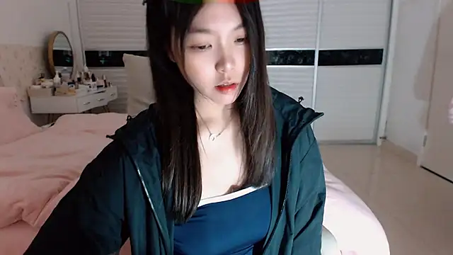 Snapshot of -Lucky_Girl chatting on 03.22.25 -Lucky Girl online show from 03.22.25