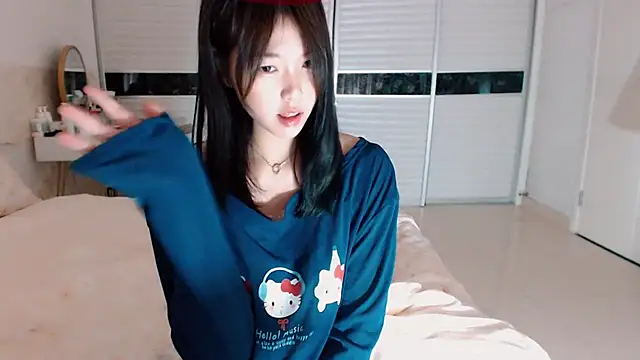 Snapshot of -Lucky_Girl chatting on 09.14.25 -Lucky Girl online show from 09.14.25