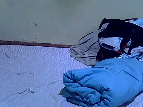 Snapshot of Medilina_01 chatting on 10.19.25 Medilina 01 online show from 10.19.25