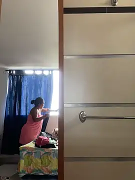 emmyjhonson07 online show from 02.21.25