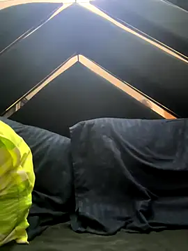 emmyjhonson07 online show from 09.12.25