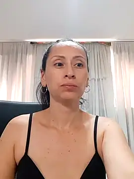 AliceRossi online show from 12.18.24