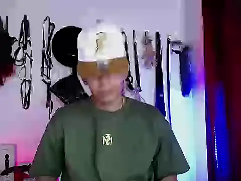 Snapshot of alex__top chatting on 11.17.25 alex top online show from 11.17.25