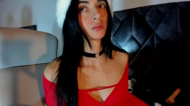 Snapshot of Linisprincehot69 chatting on 12.22.24 Linisprincehot69 online show from 12.22.24