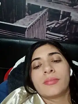 Snapshot of Linisprincehot69 chatting on 02.23.25 Linisprincehot69 online show from 02.23.25