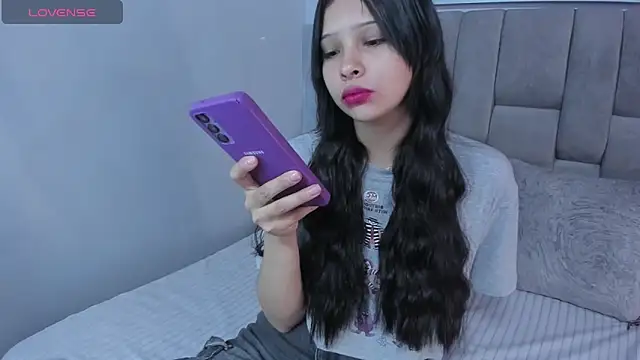 chloe watson  online show from 10.16.25