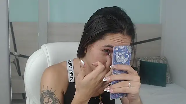 Snapshot of heidy_hoiss chatting on 03.04.25 heidy hoiss online show from 03.04.25