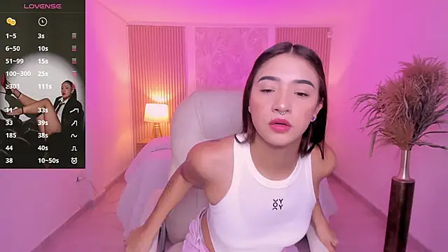 Snapshot of Antonella_Grayy chatting on 02.24.26 Antonella Grayy online show from 02.24.26