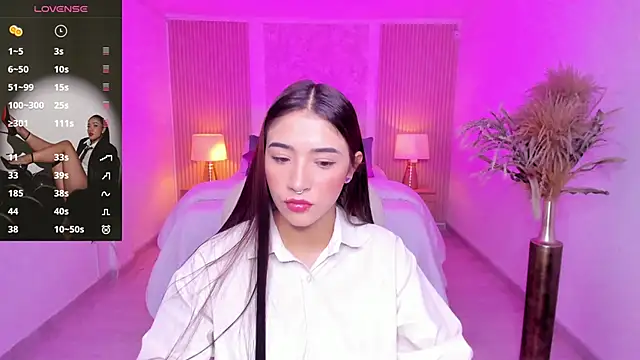 Snapshot of Antonella_Grayy chatting on 02.25.26 Antonella Grayy online show from 02.25.26