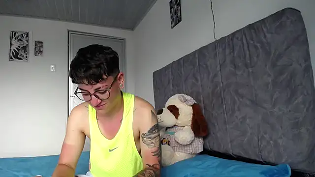 linda 33 online show from 04.14.26