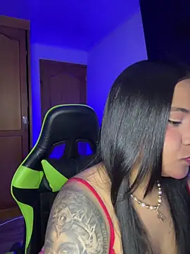 leila 22 online show from 04.21.26