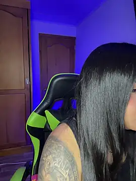 Snapshot of leila_22 chatting on 05.19.26 leila 22 online show from 05.19.26