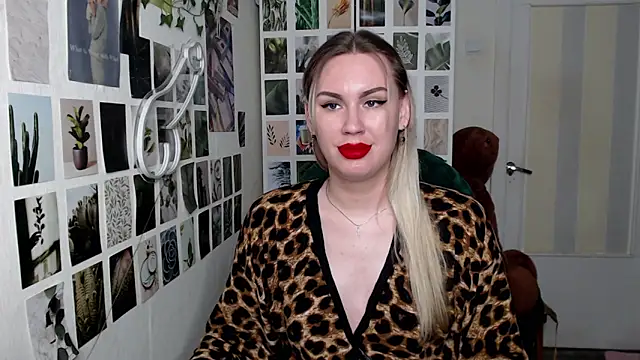 Snapshot of CapriScorpion chatting on 09.29.25 CapriScorpion online show from 09.29.25