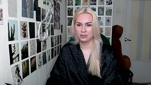 Snapshot of CapriScorpion chatting on 10.23.25 CapriScorpion online show from 10.23.25