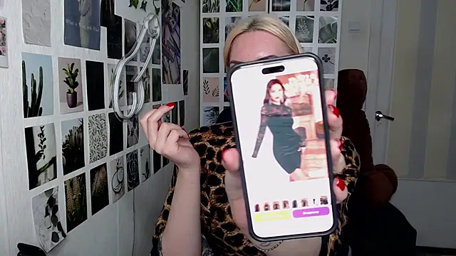 Snapshot of CapriScorpion chatting on 10.28.25 CapriScorpion online show from 10.28.25