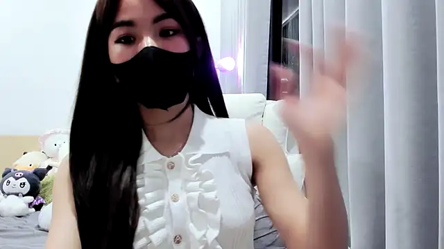 Snapshot of Lita-Julia chatting on 11.06.25 Lita-Julia online show from 11.06.25