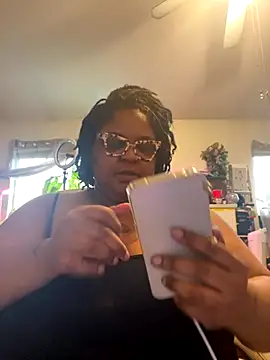 kweenxkarma online show from 09.10.25