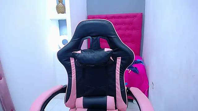 KatrinaQueen1 online show from 01.12.26