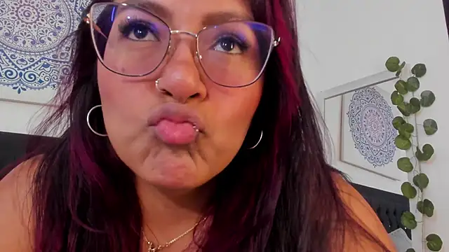 Snapshot of evelynjohnsoon chatting on 03.11.25 evelynjohnsoon online show from 03.11.25