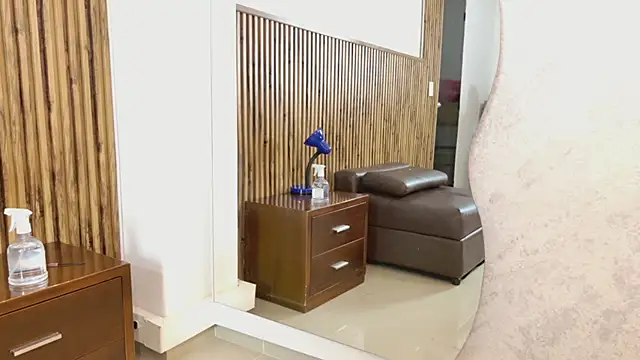 evelynjohnsoon online show from 11.21.25