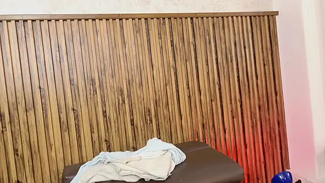 evelynjohnsoon online show from 11.23.25