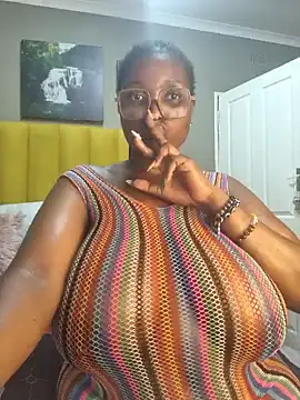 Snapshot of Bustygoddess32 chatting on 12.31.24 Bustygoddess32 online show from 12.31.24