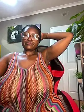 Snapshot of Bustygoddess32 chatting on 01.19.25 Bustygoddess32 online show from 01.19.25