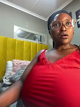 Snapshot of Bustygoddess32 chatting on 01.29.25 Bustygoddess32 online show from 01.29.25