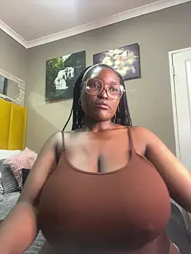 Snapshot of Bustygoddess32 chatting on 01.30.25 Bustygoddess32 online show from 01.30.25