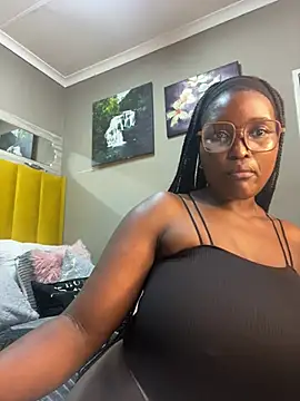 Snapshot of Bustygoddess32 chatting on 02.01.25 Bustygoddess32 online show from 02.01.25