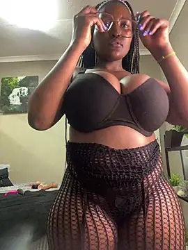 Snapshot of Bustygoddess32 chatting on 02.03.25 Bustygoddess32 online show from 02.03.25